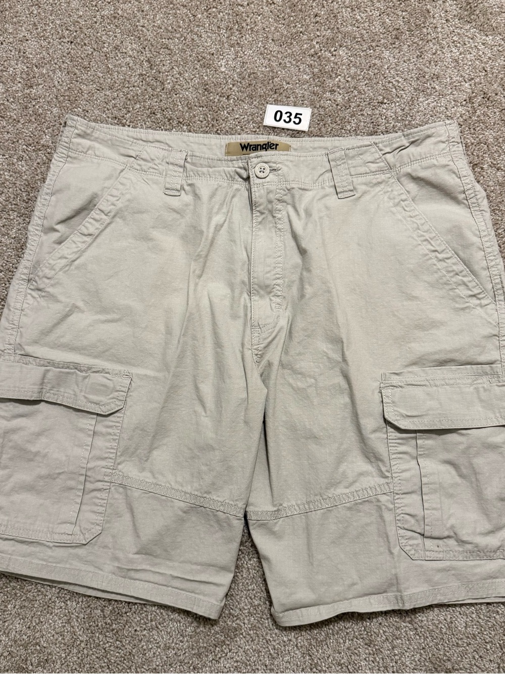 Wrangler Men's Tan Khaki Cargo Shorts Size 40
